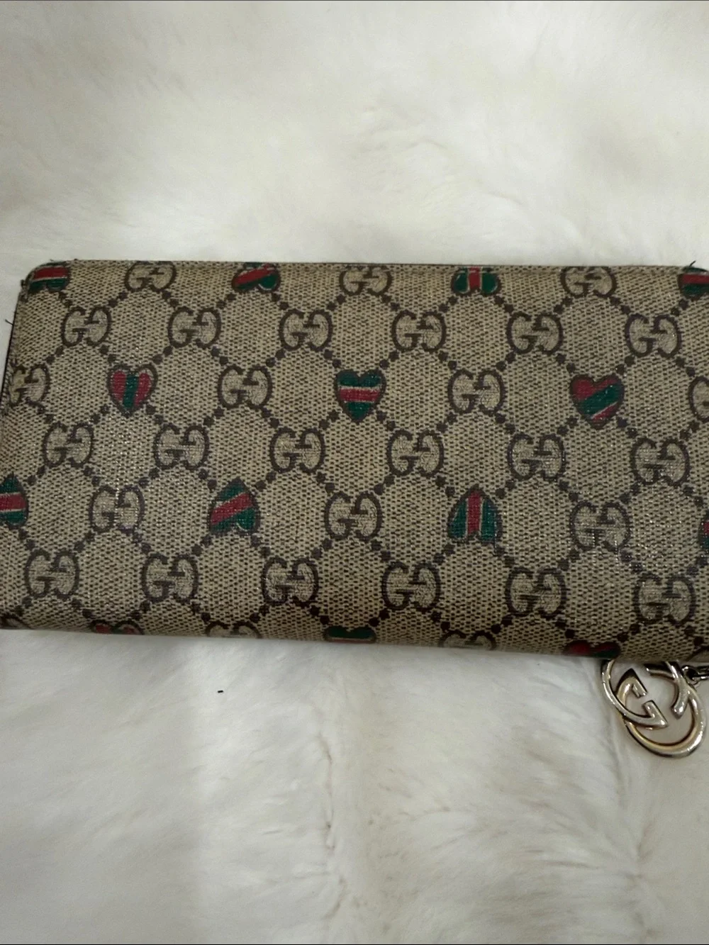 Gucci Beige GG Monogram Zip Wallet with Red & Green Hearts GG pull Authentic!